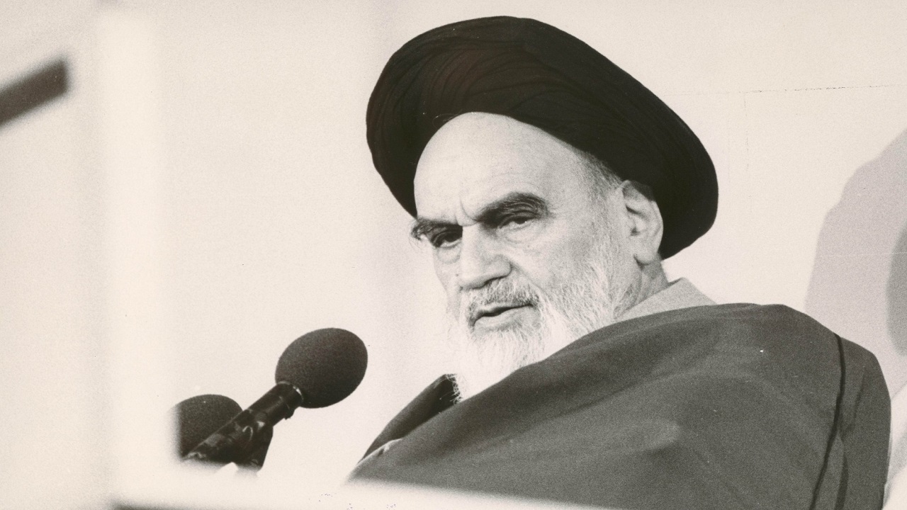 نگاه هنرمندانه برای تبیین اندیشه‌های امام